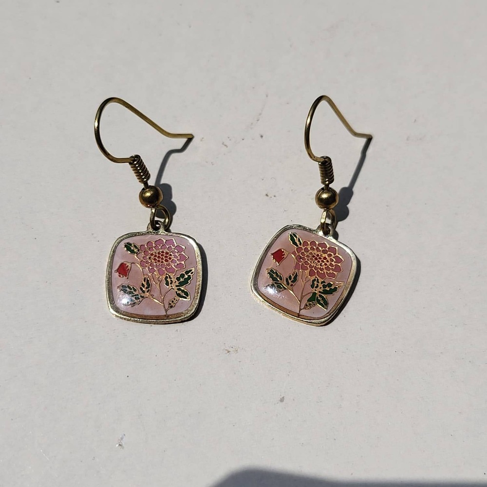 Vintage Enamel Floral Drop Earrings Gold Tone Pink Flower Square Dangle - Picture 5 of 5